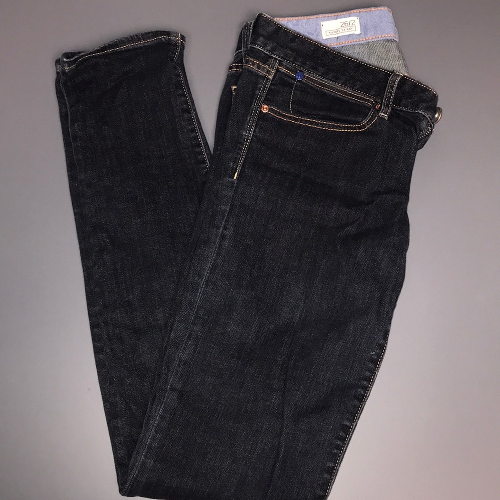 Dark wash skinny jeans